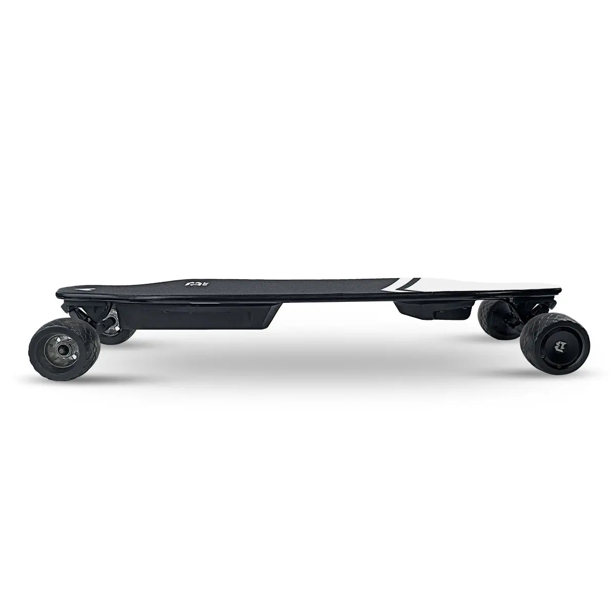 Beginner-friendly electric skateboard with 40km range